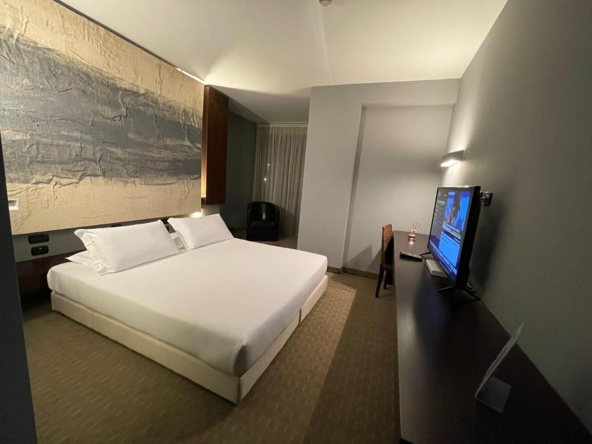 Bes Hotel Cremona Soncino Kültér fotó
