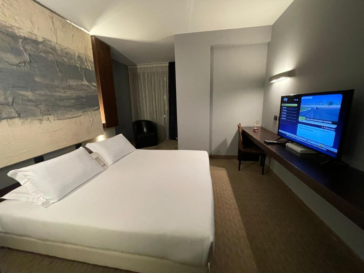 Bes Hotel Cremona Soncino Kültér fotó