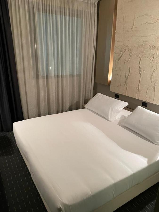 Bes Hotel Cremona Soncino Kültér fotó